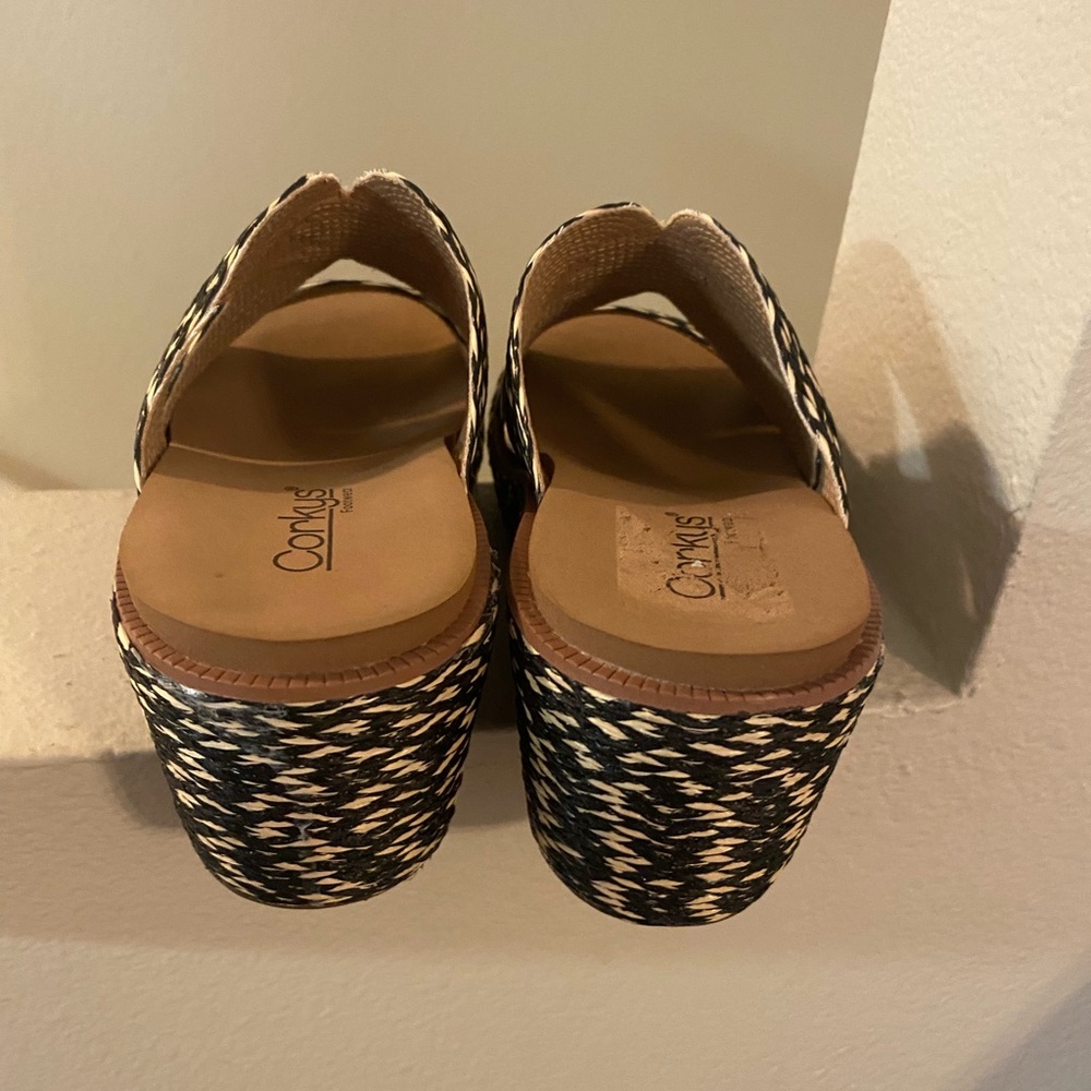 Corkys Golden Hour Black and Tan Women’s Slip On Sandals. Size 8. NWOT. - Picture 4 of 7
